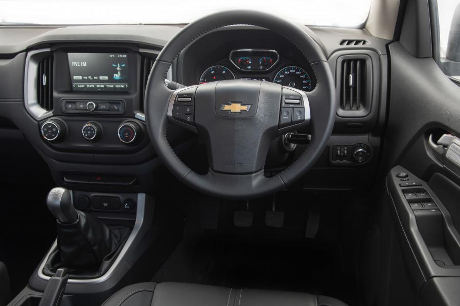 Панель приборов Chevrolet TrailBlazer 2016 года  (ZA) (фото 11 из 30)